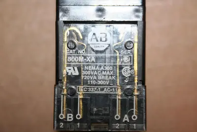 USED ALLEN BRADLEY 800MR-H33B
