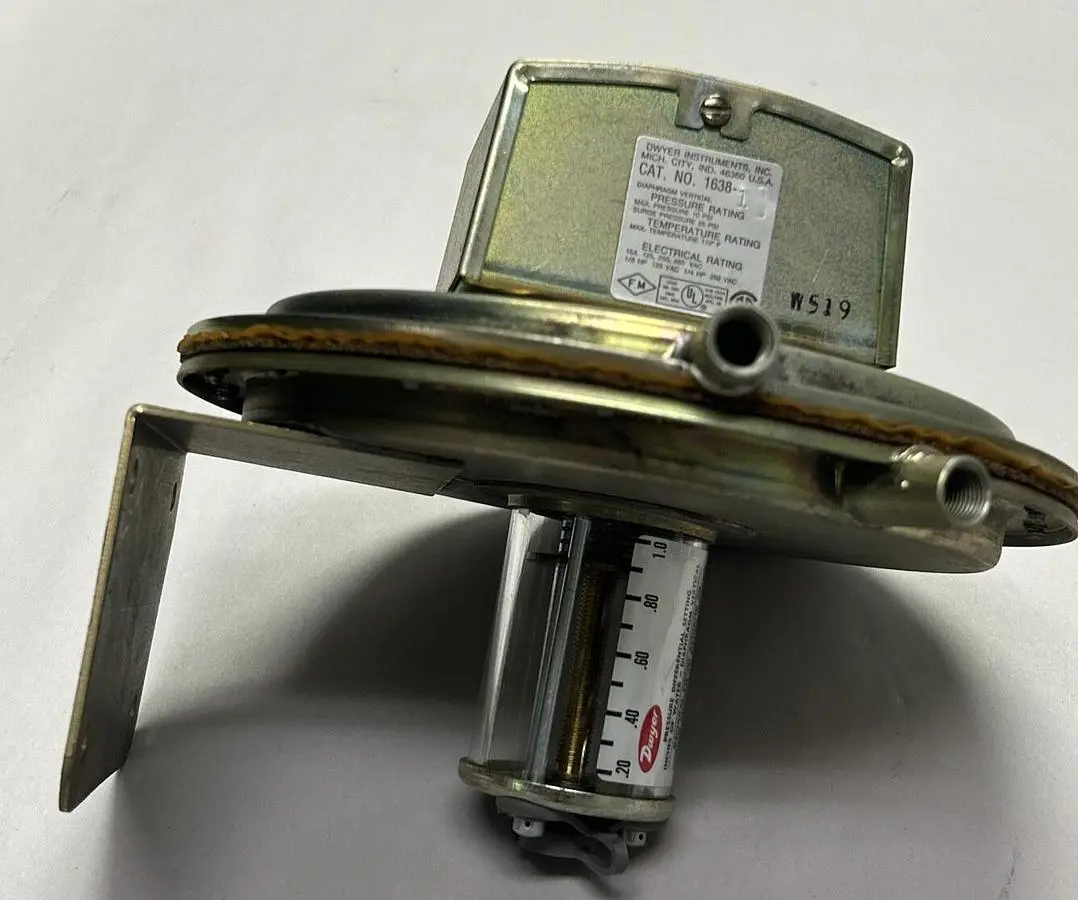 Used DWYER 1638 Miscellaneous Equipment (Electrical & Power) | Surplus Asset Holdings #1196512