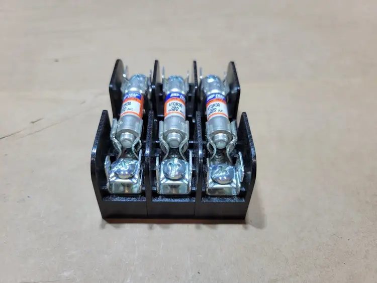 Used FERRAZ SHAWMUT 30323 Misc Electrical & Power Parts British Columbia CA | Lenmark #836009