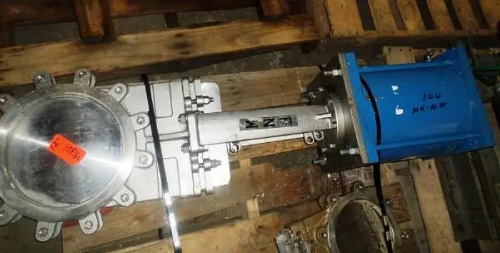 FNW 12 inch Pneumatic Knife Gate Valve – Excellent Condition
