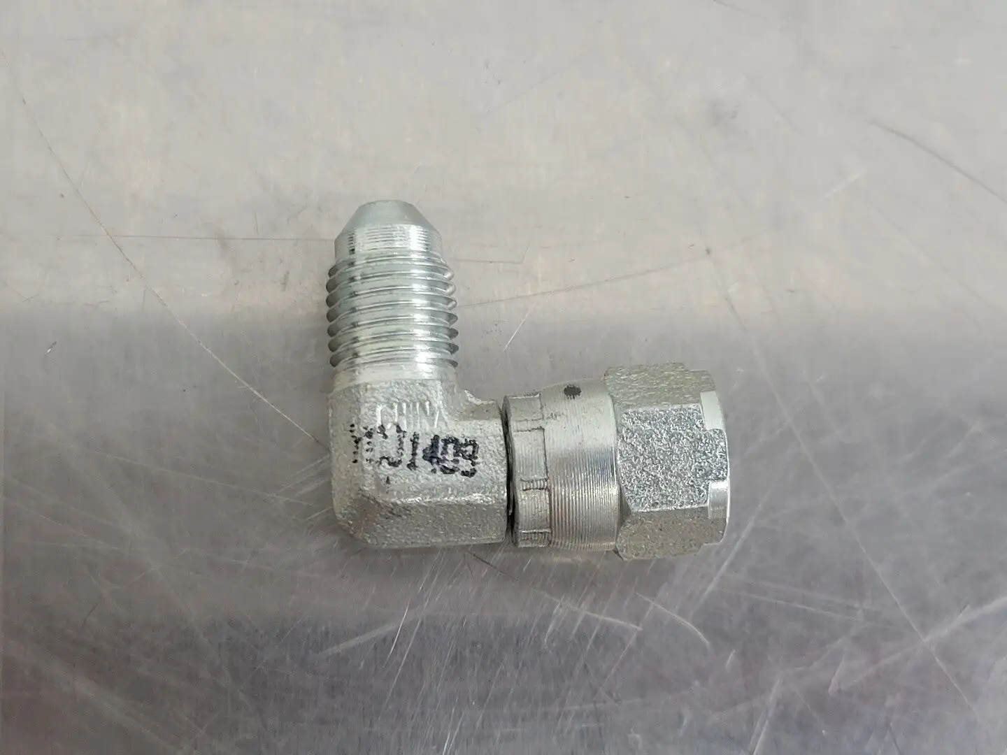 90 Deg Elbow Adapter M-04 JIC X F-04 JIC SW 1/4" x 1/4" (Bag of 6)