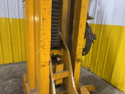 (4) 20 TON (160,000 LBS TOTAL) RAILWAY / NEUERO HEAVY DUTY MOBILE VERTICAL LIFT JACKS: YOBRO #24229