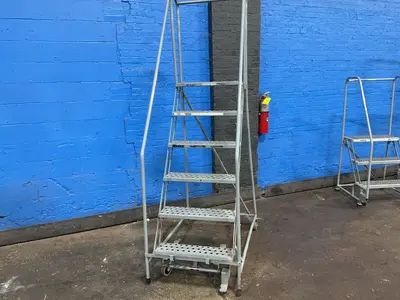Used _UNKNOWN_ _UNKNOWN_ Ladders Ohio US | HGR 24 #1373279