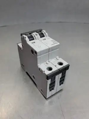 USED Siemens 5SY4205-7 Circuit Breaker, 0.5A, 400VAC.