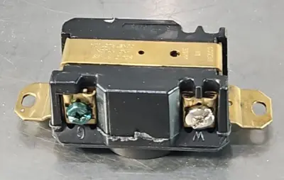 Pass & Seymour L530-R Turnlok Receptacle 30 Amp 125V 2P 3W loc4C17