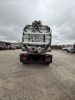 2015 SUPER PRODUCTS MUDDOG 1600 Hydro Excavator | VacSource (7)