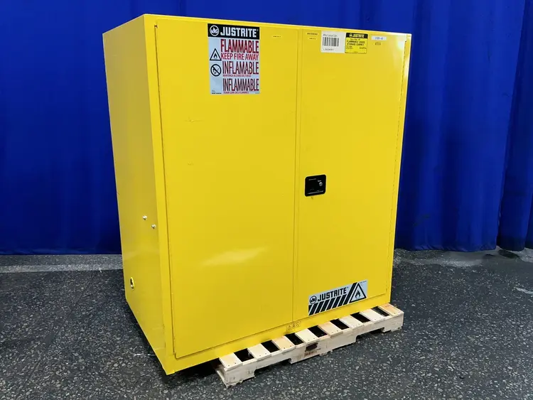 Used JUSTRITE _UNKNOWN_ Cabinets Ohio US | HGR 24 #1343720