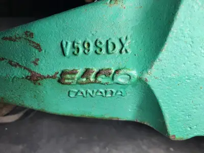 Super V Bucket, Shroud and Teeth Assembly L5570SV59SDX