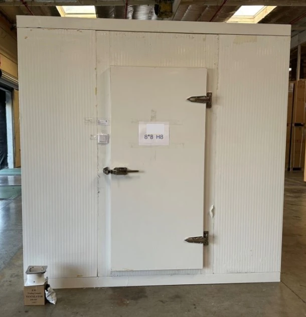 171-0067 8’ x 8’ Walk In Cooler Box with Floor