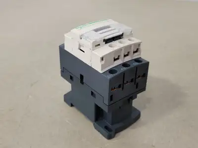 USED SCHNEIDER ELECTRIC LC1D18