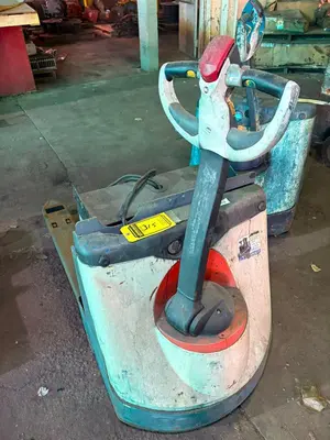 Used _UNKNOWN_ _UNKNOWN_ Electric Pallet Trucks Ohio US | Myron Bowling Auctioneers Inc #1504508