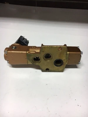 USED Versa Valves VSG-3511-HC-M-U-10-14-55M-D024