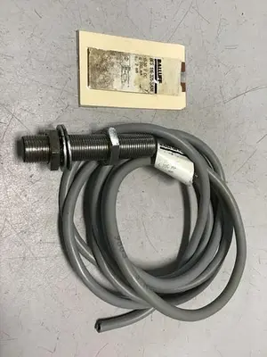 USED BALLUFF BES 516-325-SA56