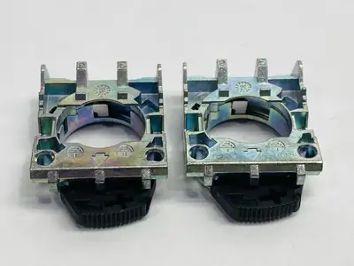 800F-ALM | Allen Bradley  Ser A Pushbutton Metal Mounting Latch LOT OF 2 - New Other