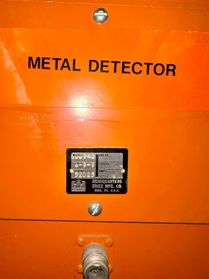 Flatbelt Conveyor With Eriez Metal Detector