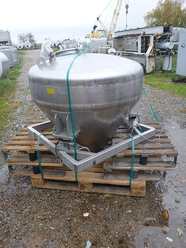 220 l stainless steel tank with insulated walls and conical bottom