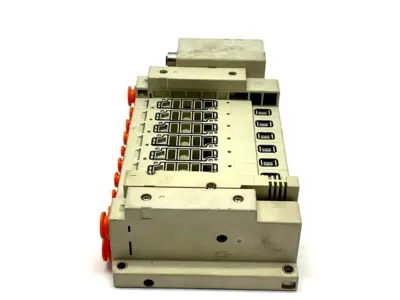 SS5V2-W10S0D-08B-N7 | SMC  Plug-In Pneumatic Manifold - Used