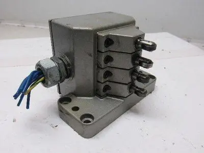 Yamatake Honeywell LDZ-5412 4 Position 125/250V AC/DC Micro Roller Plunge Switch