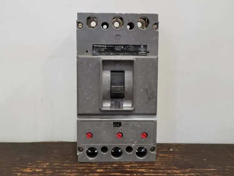 Used WESTINGHOUSE HKA3225F Switchgears British Columbia CA | Lenmark #242383