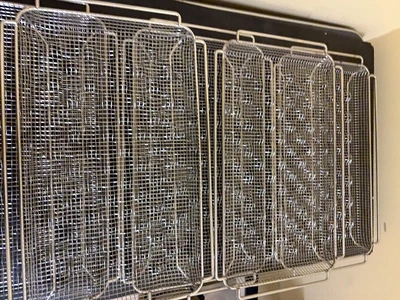 set of 5 wired baking sheets