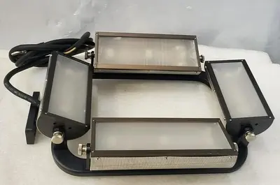 4 WAY HIGH INTENSITY LIGHT SOURCE