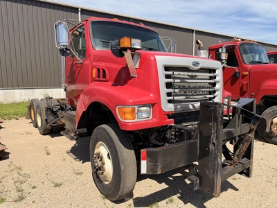 Used 2005 STERLING L9000 4X2 WITH A 12.8L L6 DIESEL ENGINE. Cab Chassis trucks Michigan US | Miedema Asset Management Group #1282413
