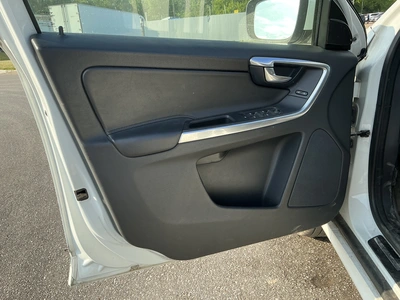 USED 2016 VOLVO XC60 T5 PREMIER