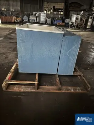 USED MACBETH MacBeth Light Booth
