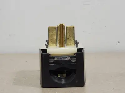 USED LEVITON 8432-P