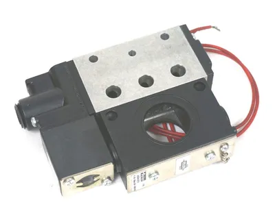 NEW PARKER 422CA411D19 SOLENOID VALVE 35-150PSI