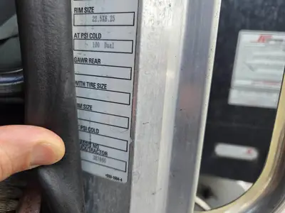 USED 2017 PETERBILT 348