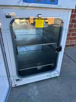 USED THERMO FORMA 310 STACKABLE DIRECT HEAD CO2 INCUBATOR 6.5 CU.FT, 50°C MFG 22