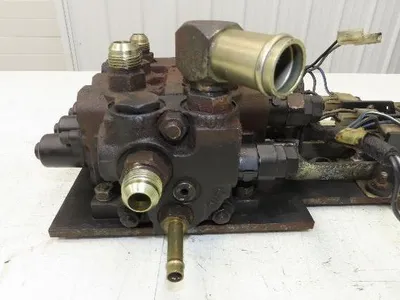 Hyster 3-Lever Hydraulic Spool Valve Forklift Mast Control E60XM2-33