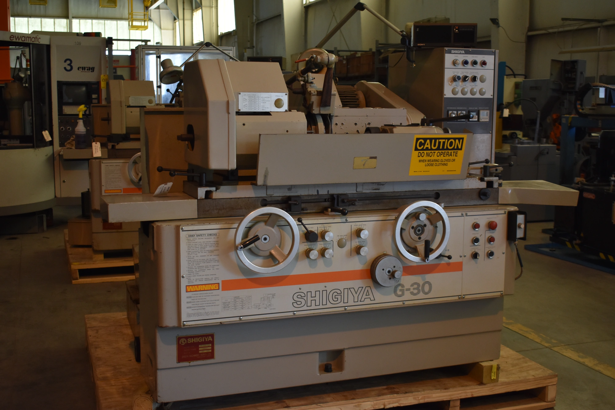 12" x 16" SHIGIYA "GP-30B-40A" AUTOMATIC HYDRAULIC PLAIN CYLINDRICAL GRINDER w/SONY DIGITAL READOUTS