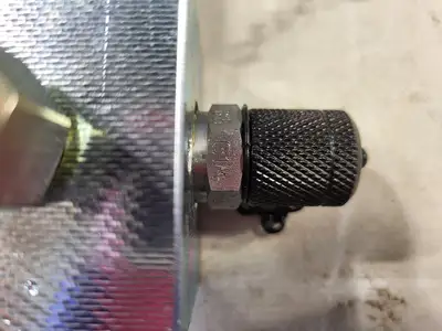 0-3700 PSI Gauge with Metering Block