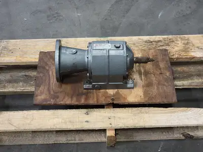USED US GEARMOTORS F11-0495529-011