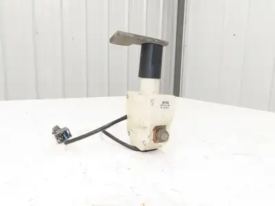 Linde 8022531 Electric Forklift Push Pull Switch E18C-02
