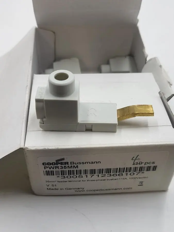 New | in-Stock COOPER BUSSMANN COOPER BUSSMANN PWR35MM SINGLE PHASE LOW PROFILE FEEDER TERMINAL 115A 1000VAC/DC Feeders (Material Handling) | ND Industrial Surplus #1225397