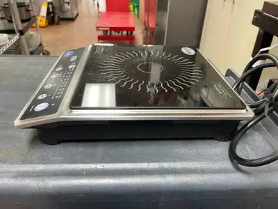Used Globe Used Globe IR1800 Ceramic Countertop Induction Range 120V 1800W - JS Commercial Ranges Illinois US | Falcon Restaurant Supply #1375751