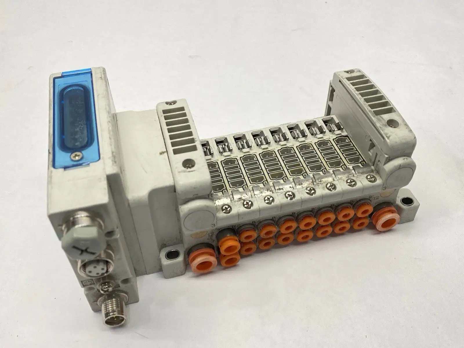 VV5QC11-08N35DAN-S | SMC  Pneumatic Plug-In Manifold 8-Station - Used