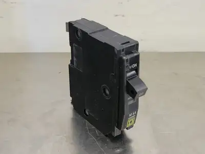 NEW SQUARE D QO120