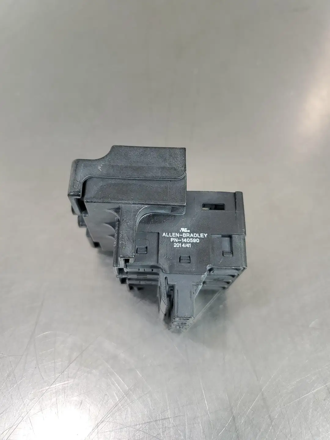 USED Allen-Bradley PN-140590 Kinetix 4-Prong Terminal Block