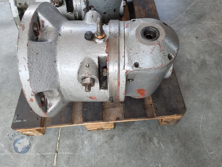 Used TOS HLAVA UF 50/13 Milling Attachments & Heads SK | F.M.T. Group s.r.o. #1253176