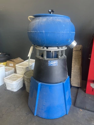C&M TOPLINE TLV 75 Vibratory Machines | PM Machines (4)
