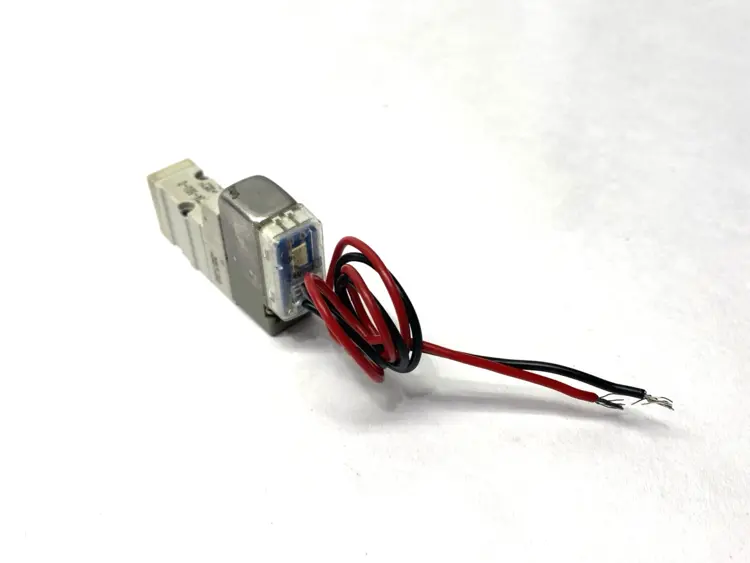 Used SMC PNEUMATIC SOLENOID VALVE 3-PORT 24VDC Solenoid Valves Michigan US | Maverick Industrial Sales #1090948