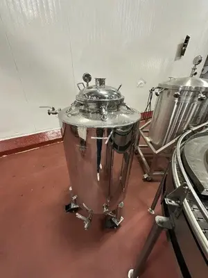 USED STOUT 100 GALLON