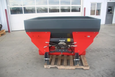 New | in-Stock 2026 BMC SYNTRA 800 Broadcast Spreaders Pennsylvania US | Zimmerman Farm Service #1410291