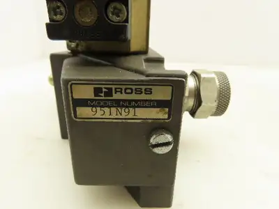 ROSS W6576A3401 Pneumatic Solenoid Spool Valves W/Base 2 Position 120V Coil