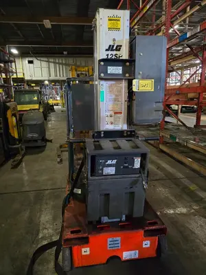 Used _UNKNOWN_ _UNKNOWN_ Vertical Mast Lifts Ohio US | Myron Bowling Auctioneers Inc #1504475