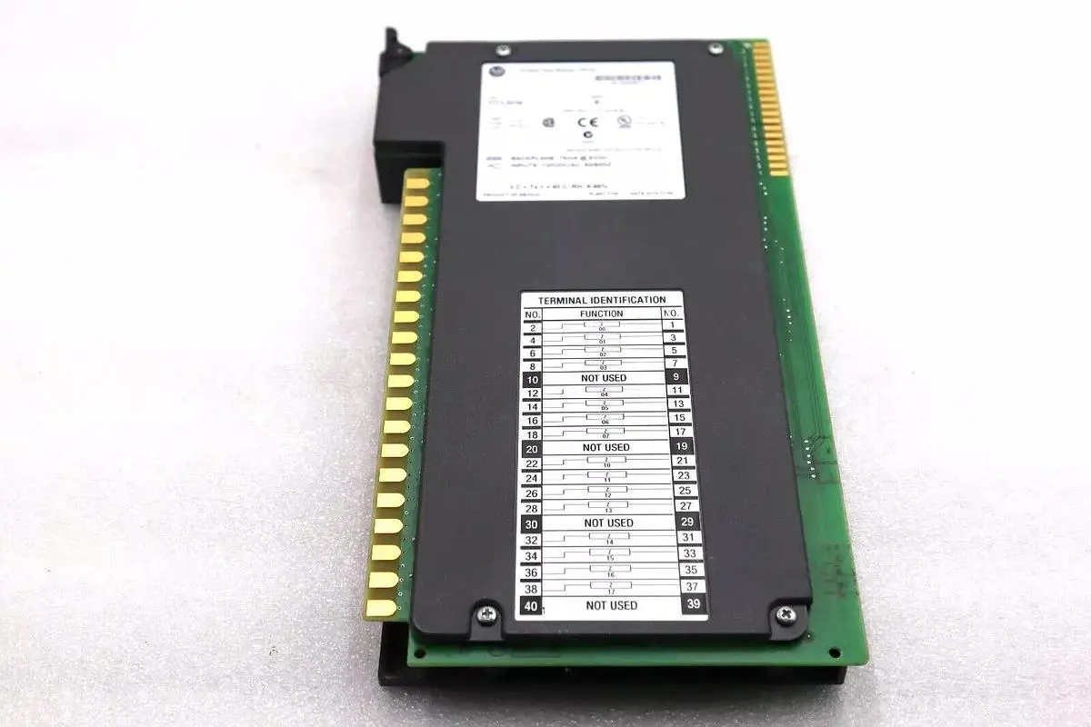ALLEN BRADLEY 1771-ID16 SER B 120VAC DC/AC ISOLATED INPUT MODULE #L-522